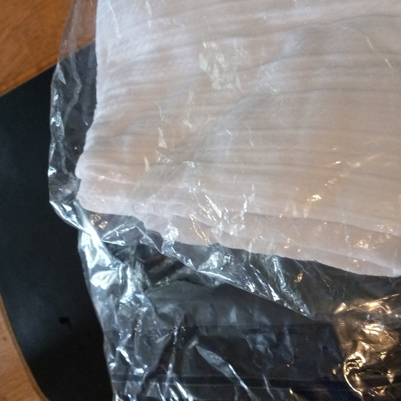 NWOT 2 pr thin tights - Picture 2 of 2